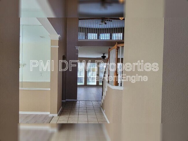 Building Photo - 2400 Spillway Cir