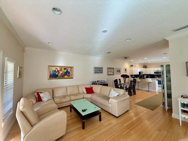 Building Photo - Carillon townhome in Gated Community