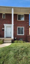 Building Photo - 1516 W Webster Rd