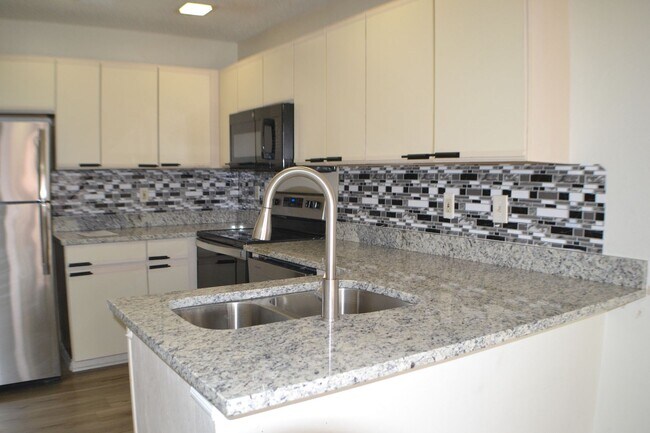 Building Photo - 4242 N Capistrano Dr