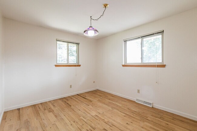 Building Photo - 7420 Webster St