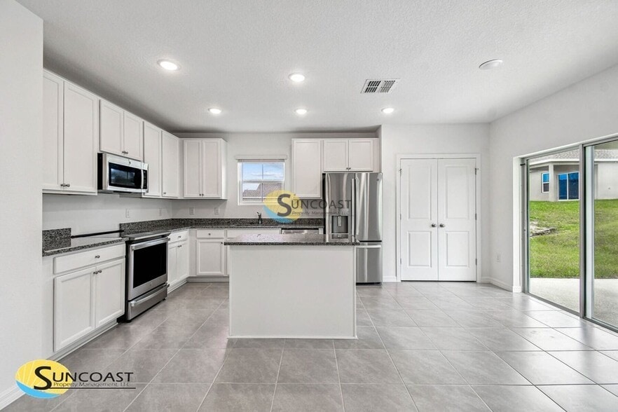 Building Photo - 8271 N Wakefield Dr