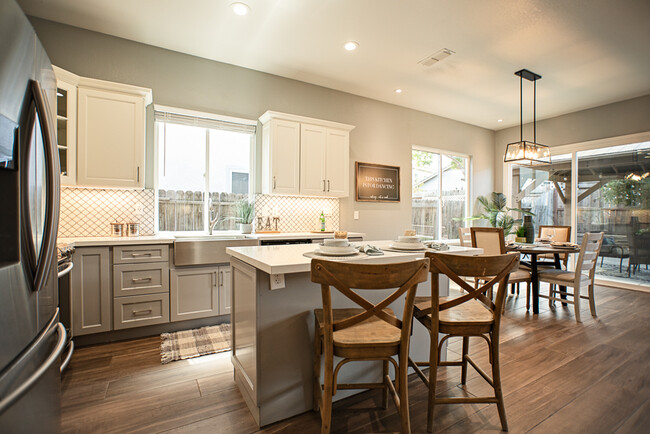 Building Photo - 563 Veneto Ct