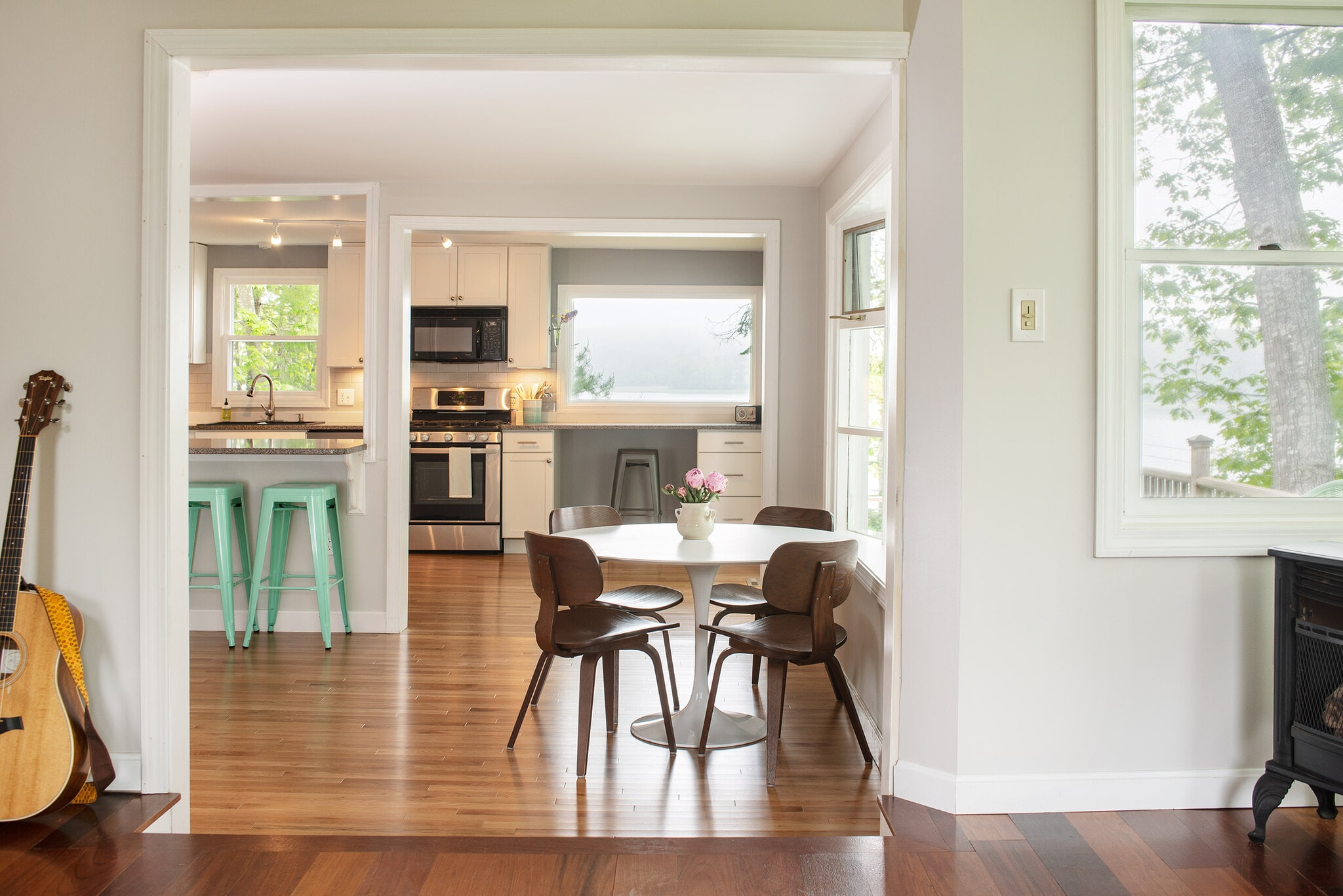 Building Photo - 18 Sandy Beach Rd