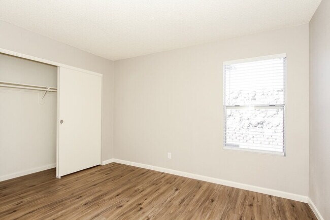 Building Photo - 2690 W Saddle Ranch Pl