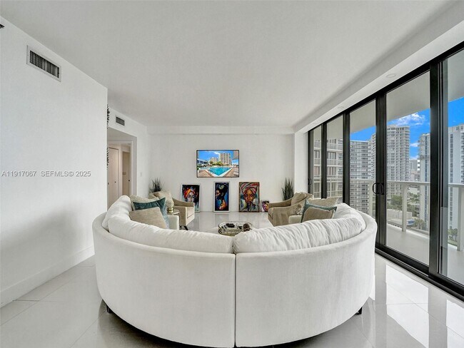 Building Photo - 20281 E Country Club Dr