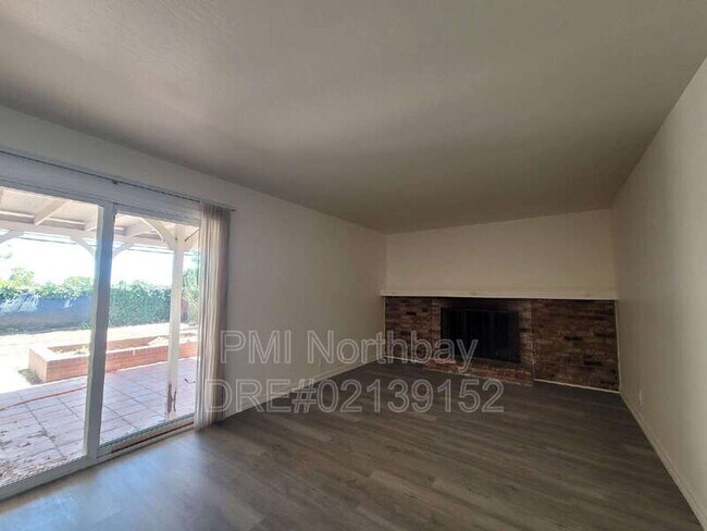 Building Photo - 1325 Canterbury Dr