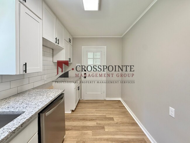 Building Photo - Charming 2 Bedroom, 1 Bathroom Home with a Bonus Room!