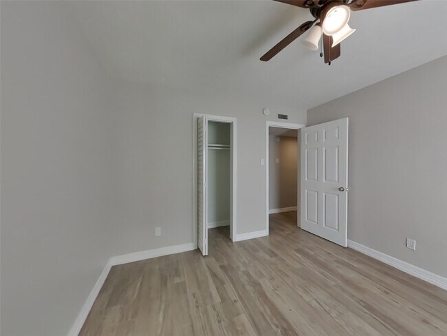 Building Photo - 6127 Larchbrook Dr