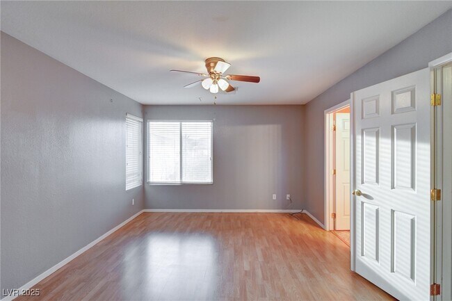 Building Photo - 5831 Salmon Falls St
