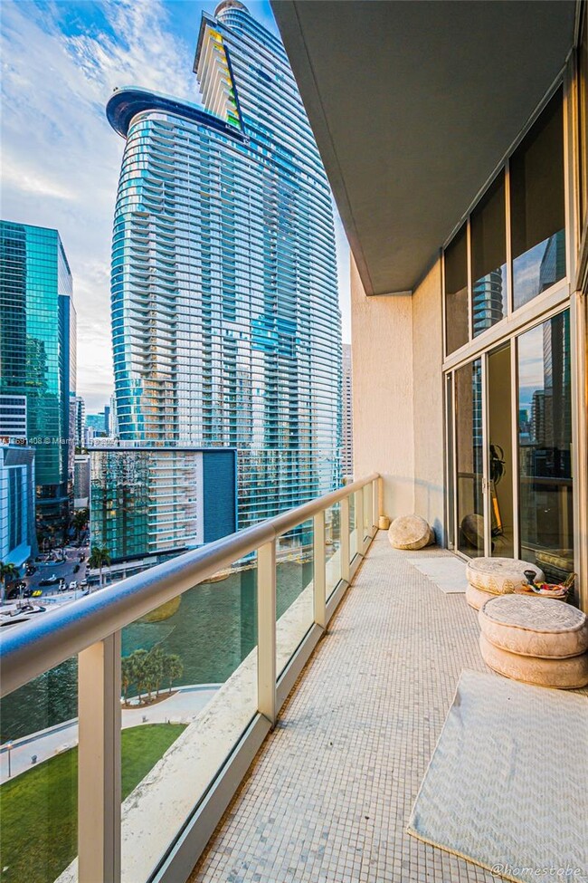 Building Photo - 465 Brickell Ave