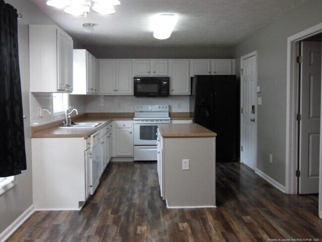 Building Photo - 113 Blue Water Dr
