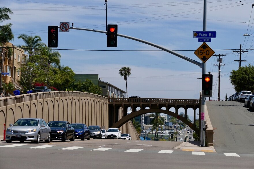 Building Photo - 1907 Robinson Ave