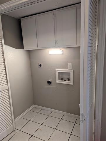 Building Photo - 7522 Holly Hill Dr