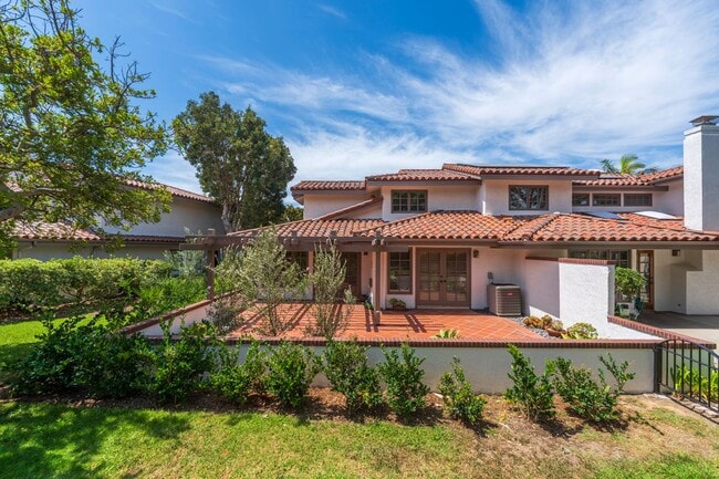 Building Photo - 16 Sausalito Cir W