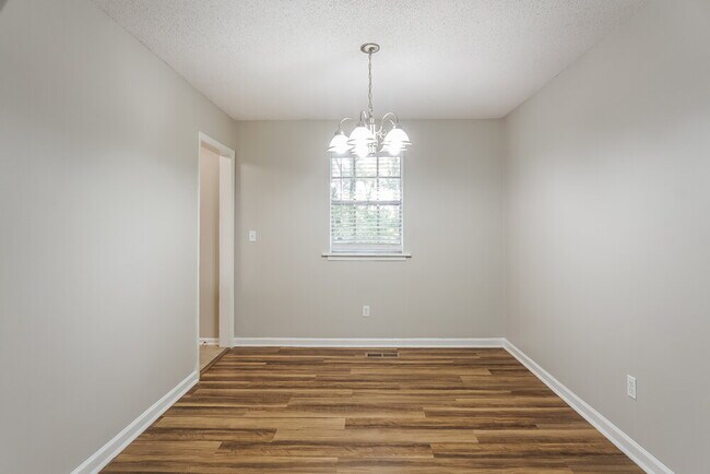 Building Photo - 1724 Sonia Dr