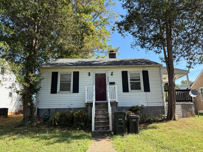 Primary Photo - Move in special! First month's rent half o...