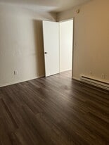 Building Photo - 5828 Stieren Dr