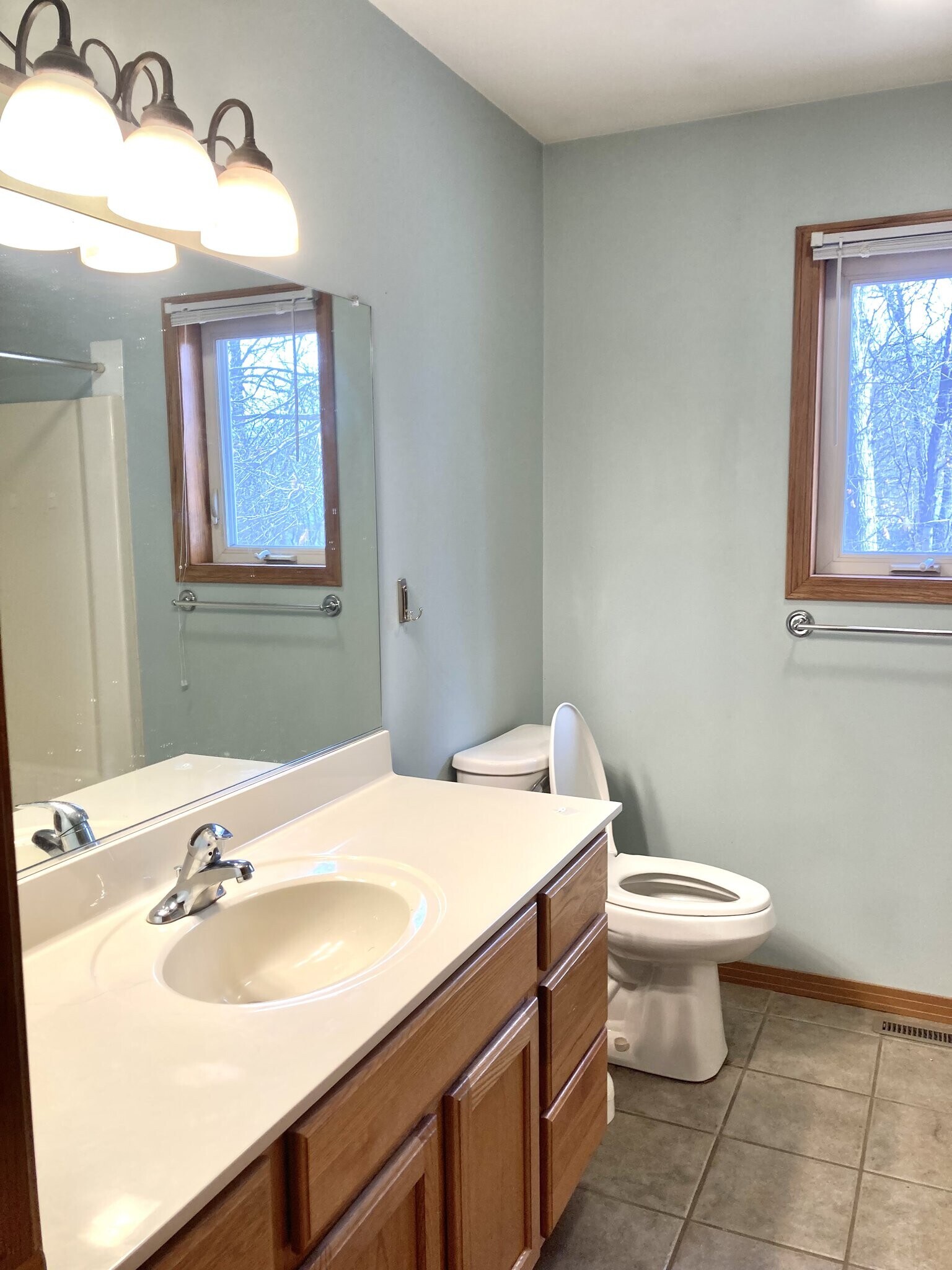 Building Photo - 3705-3707 Valley View Pl