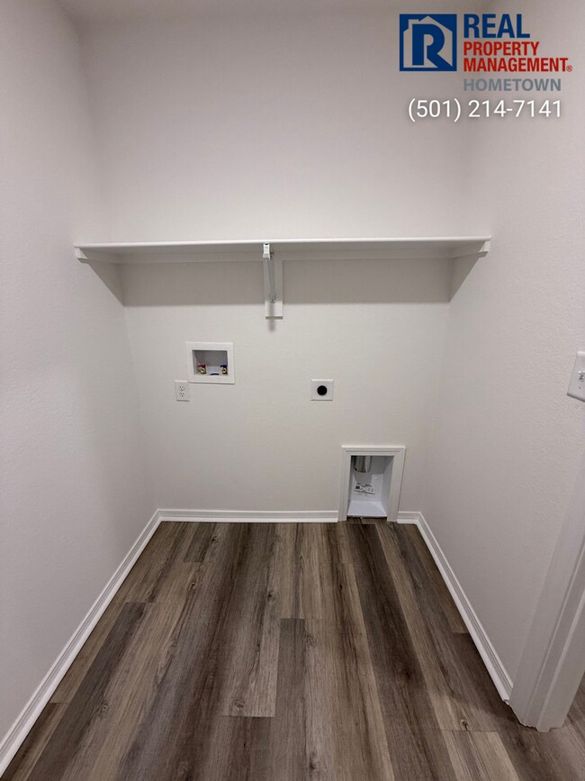 Building Photo - 1281 Meadows Dr