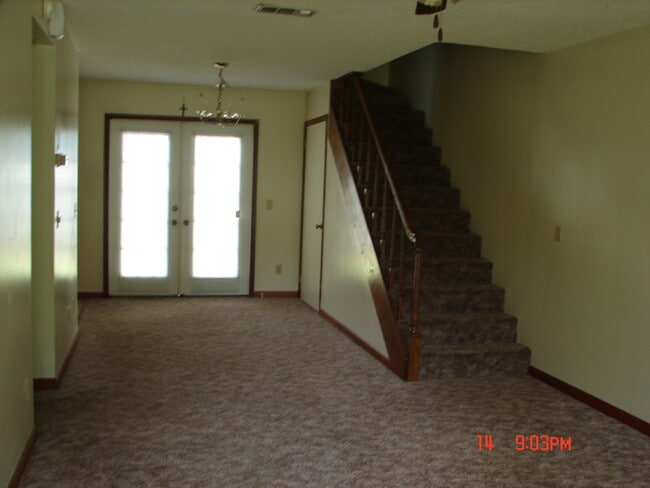 Building Photo - Townhouse in Marianna