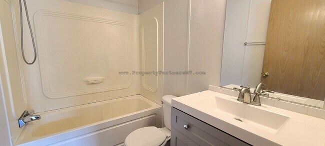 Building Photo - Very Nice 3 Bed 2 Bath Modular house