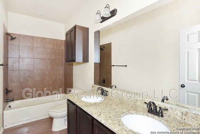 Building Photo - 2557 Pahmeyer Rd