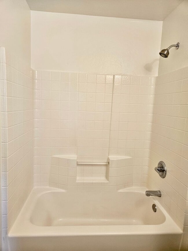 Building Photo - Beautiful remodeled 2 bed 2 bath home in P...