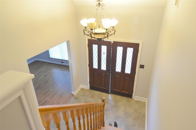 Building Photo - 14830 La Rana Dr