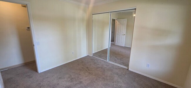 Building Photo - 11864 Featherwood Dr