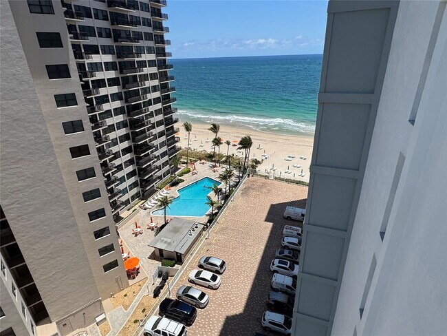 Building Photo - 3750 Galt Ocean Dr
