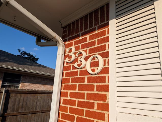 Building Photo - 330 La Salle Dr