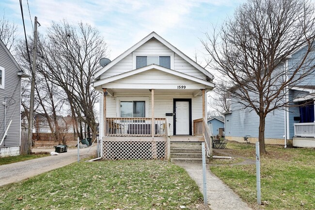 Building Photo - 1599 Mooberry St