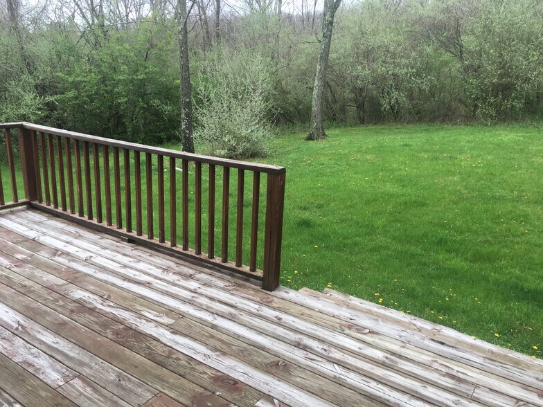 deck and backyard - 44 Westfield Pl