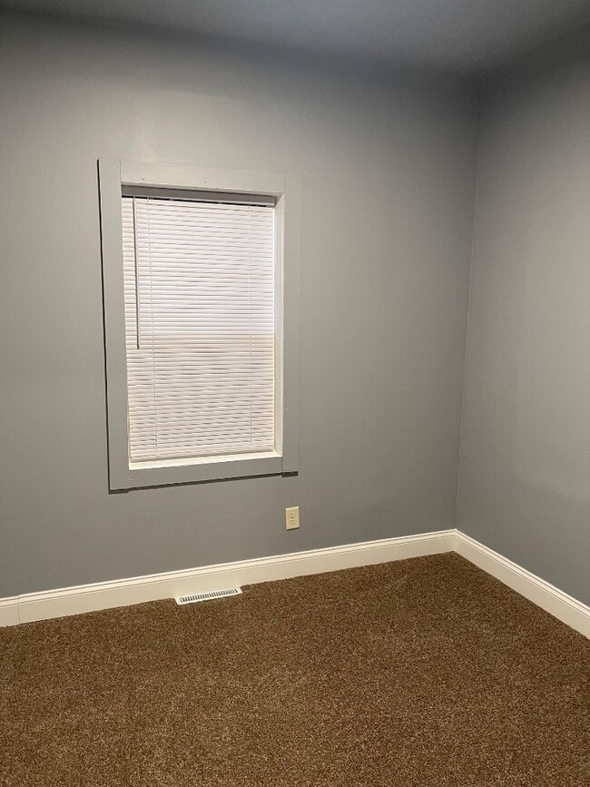 Building Photo - 4235 Vermont St