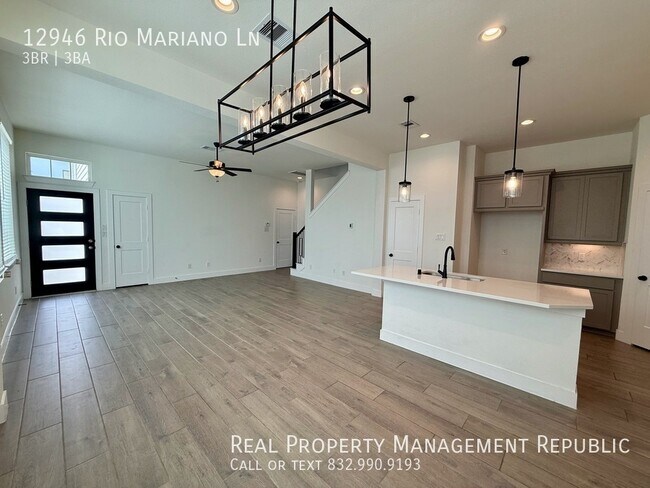 Building Photo - 12946 Rio Mariano Ln