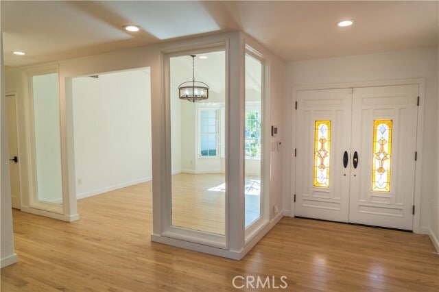 Building Photo - 5054 Encino Ave