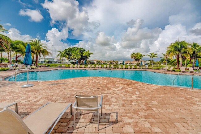 Building Photo - 1023 Eucalyptus Dr