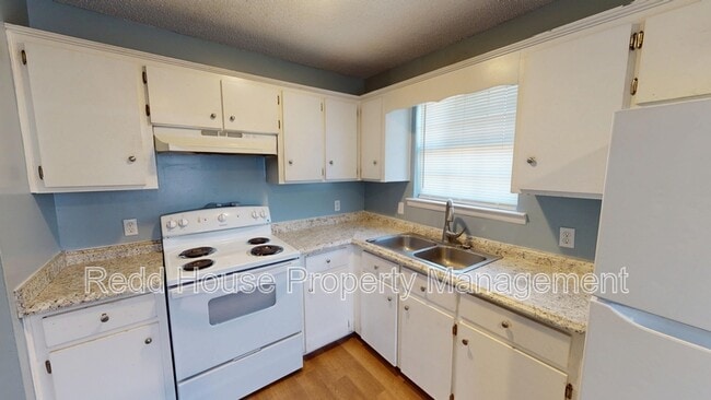 Building Photo - 119 Nann St