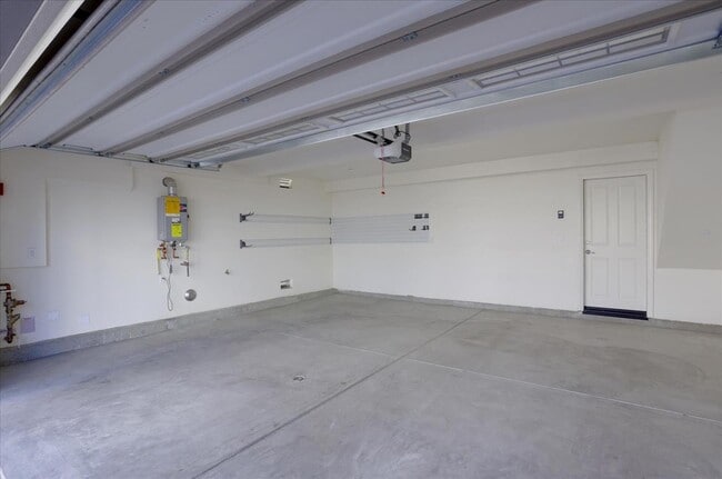 Building Photo - 9153 Foster Ln