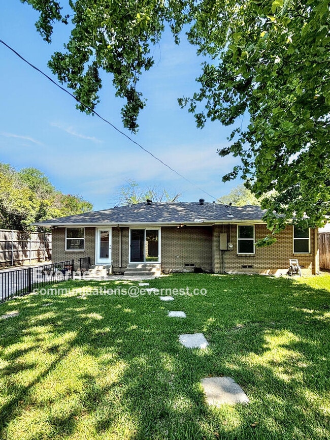 Building Photo - 6226 Saratoga Cir