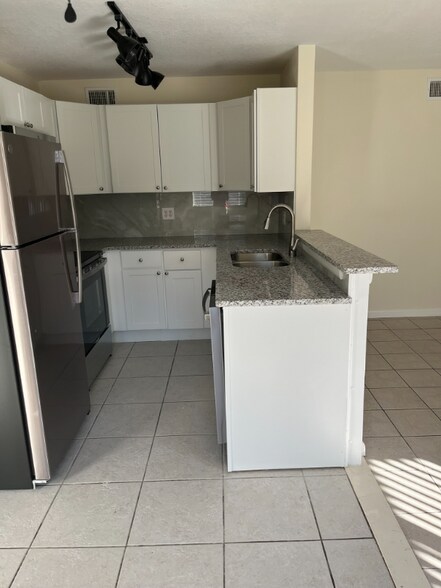 Building Photo - 1884 Agora Cir SE