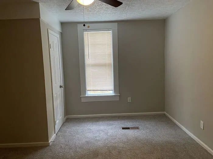 Building Photo - 615 Arthur St