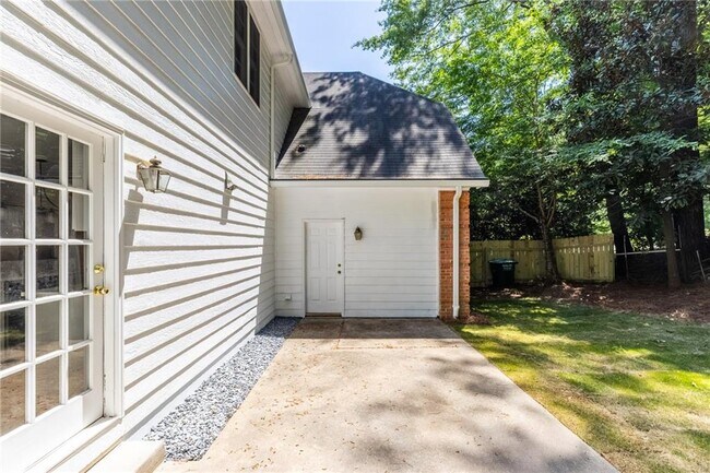 Building Photo - 5941 Wilbanks Dr