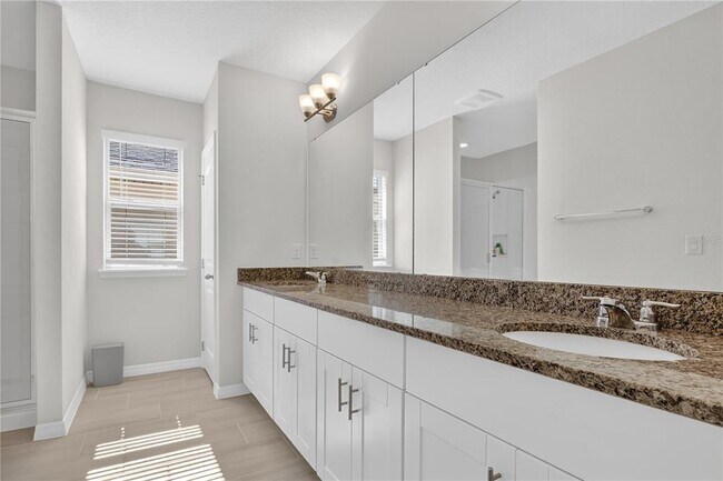 Building Photo - 11145 Sound Shr Dr