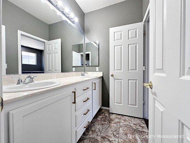 Building Photo - 10076 Bright Charisma Ct