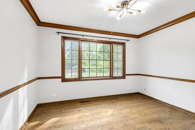 Building Photo - 71 Crestview Dr