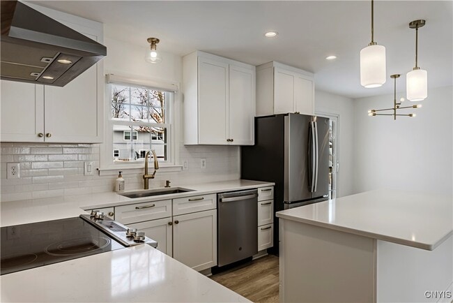 Building Photo - 57 Beechwood Rd