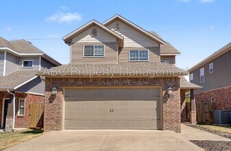 Building Photo - 3110 SW Riverstone Ave