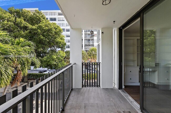 Building Photo - 100 Ocean Ln Dr